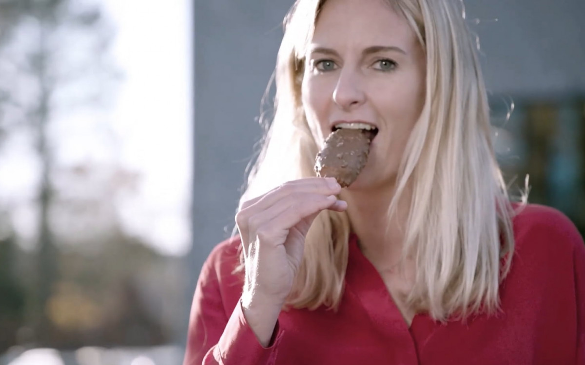 Lotus Bakeries Employee with Biscoff Ice cream