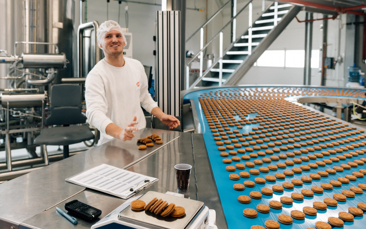 Production of Biscoff Sandwich cookie